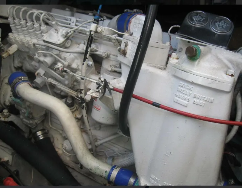 Slide: The Image of Sea Ray 440 Sundancer 1993 - 22