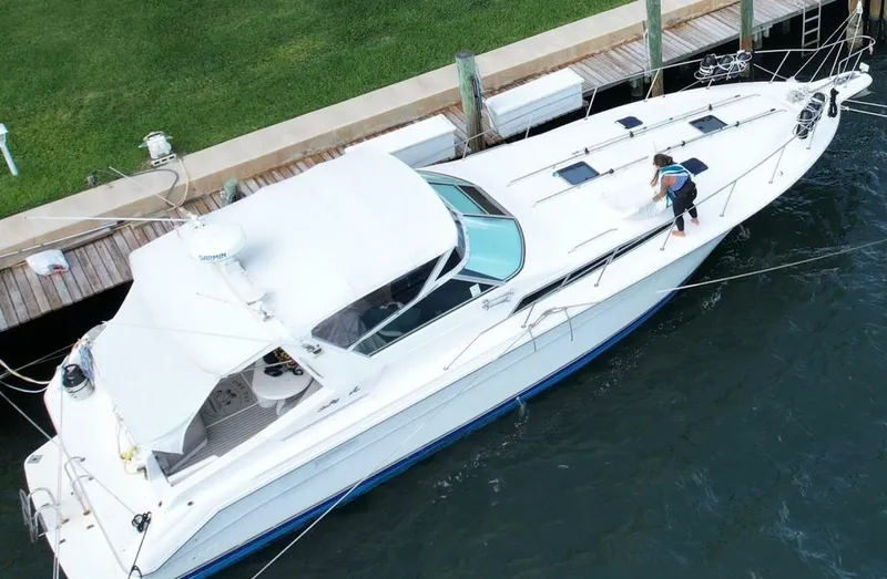 Slide: The Image of Sea Ray 440 Sundancer 1993 - 3