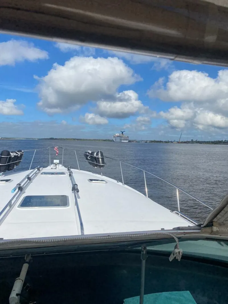 Slide: The Image of Sea Ray 440 Sundancer 1993 - 31