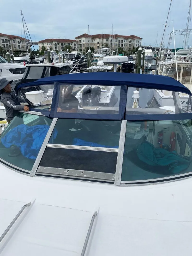Slide: The Image of Sea Ray 440 Sundancer 1993 - 41