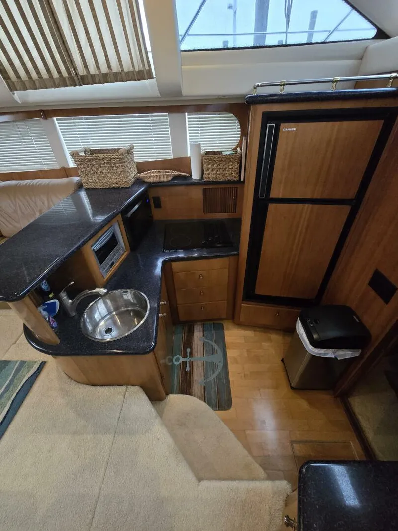 Slide: The Image of Carver Yachts 444 Cockpit Motor Yacht 2002 - 30
