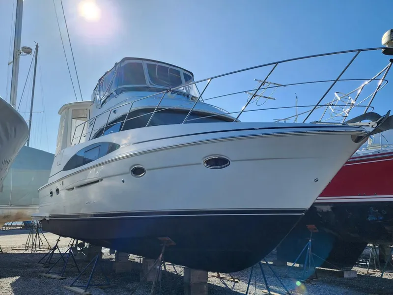 Slide: The Image of Carver Yachts 444 Cockpit Motor Yacht 2002 - 5