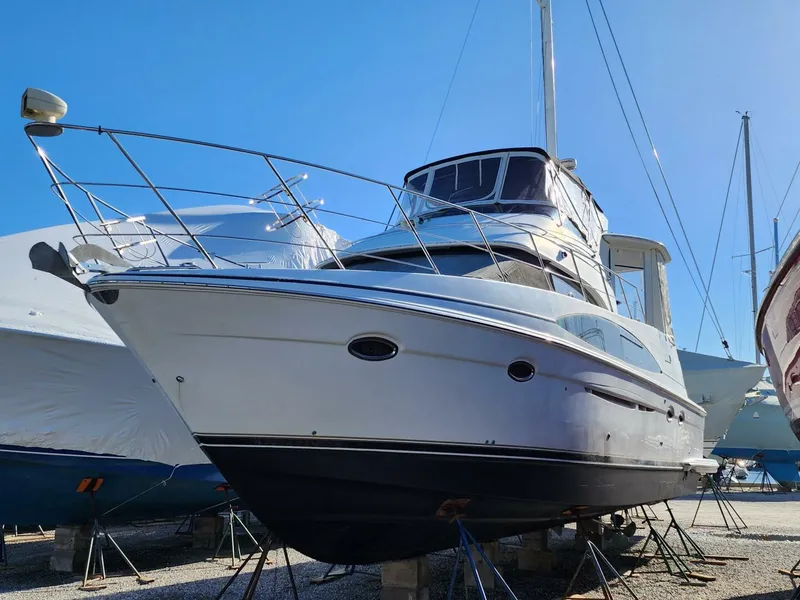 Slide: The Image of Carver Yachts 444 Cockpit Motor Yacht 2002 - 6