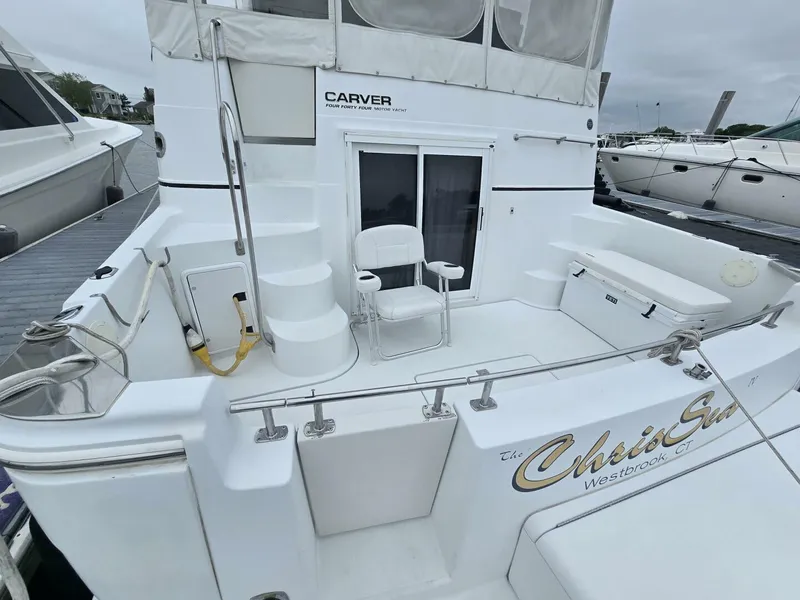Slide: The Image of Carver Yachts 444 Cockpit Motor Yacht 2002 - 9