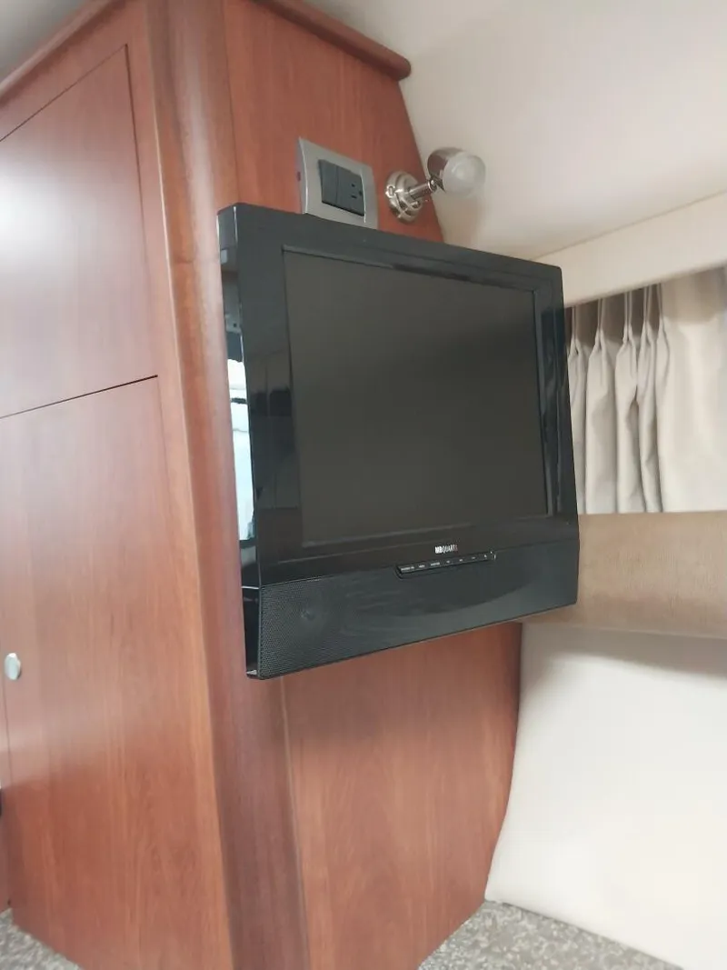 Slide: The Image of Monterey 340 Sport Yacht 2011 - 18