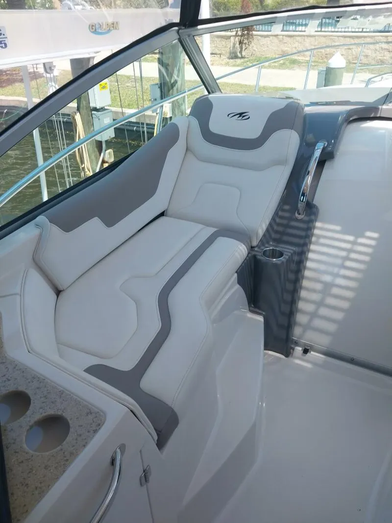 Slide: The Image of Monterey 340 Sport Yacht 2011 - 3