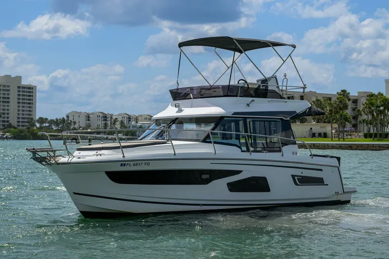 Slide: The Image of Jeanneau NC Weekender 1095 Fly 2022 - 3