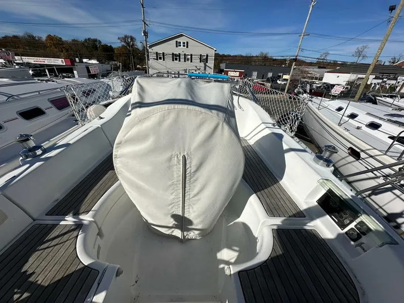 Slide: The Image of Beneteau 331 2000 - 11