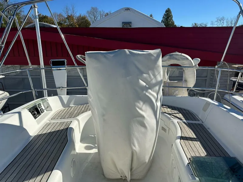 Slide: The Image of Beneteau 331 2000 - 12