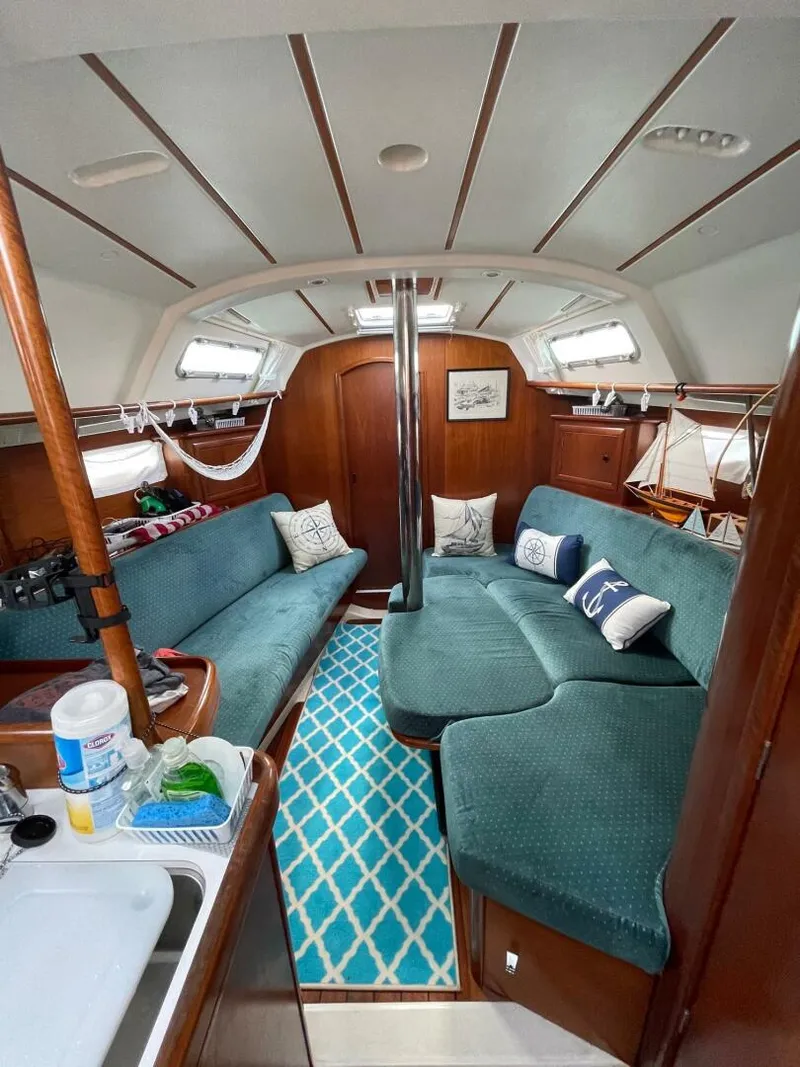 Slide: The Image of Beneteau 331 2000 - 20