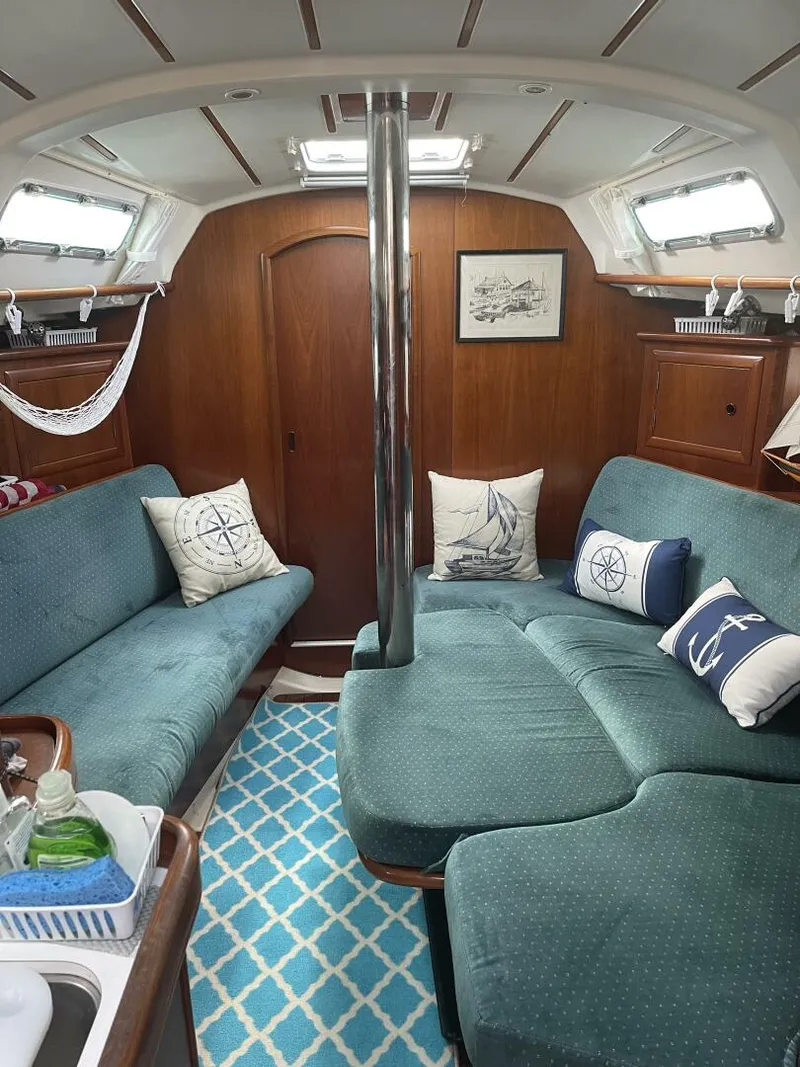 Slide: The Image of Beneteau 331 2000 - 21