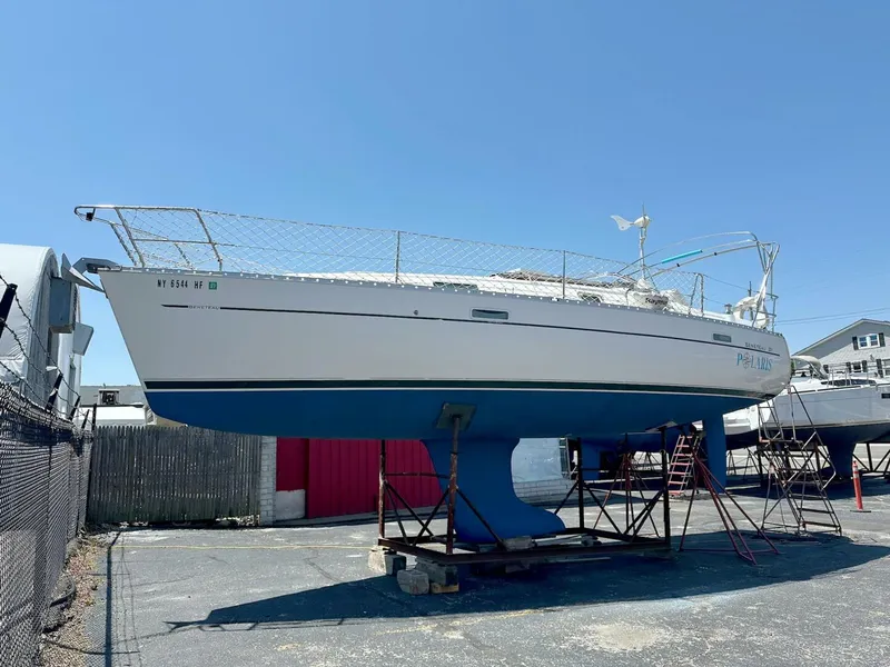 Slide: The Image of Beneteau 331 2000 - 3