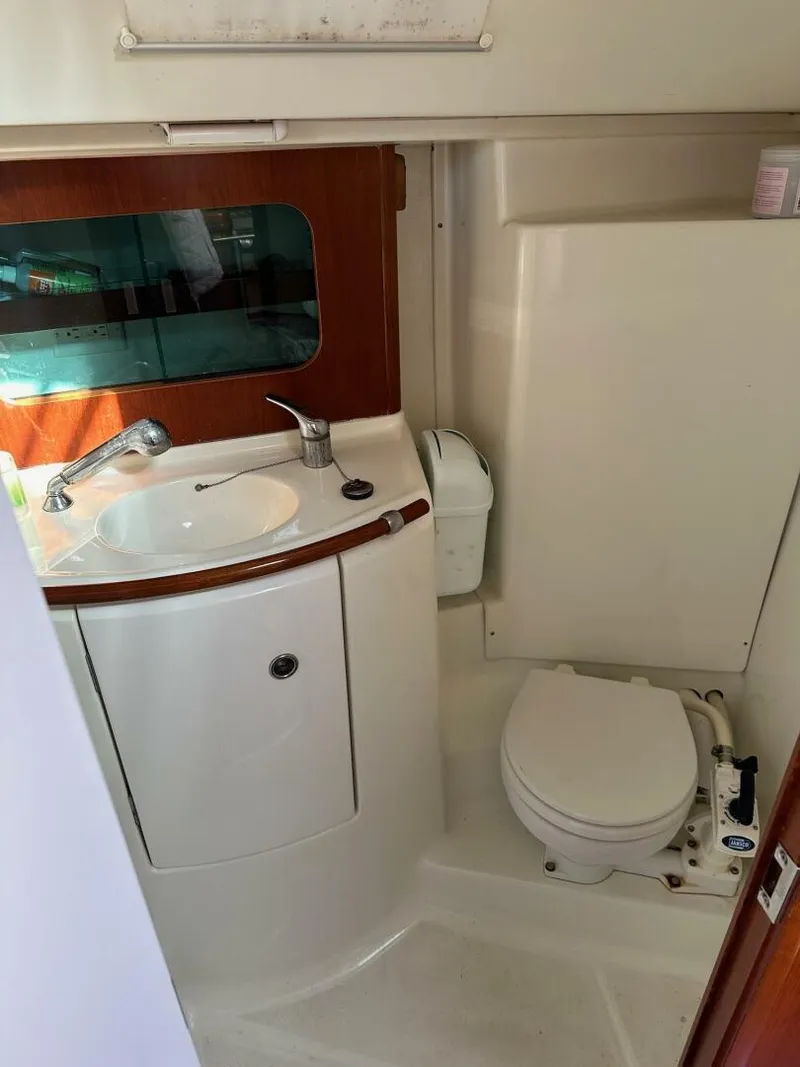 Slide: The Image of Beneteau 331 2000 - 34