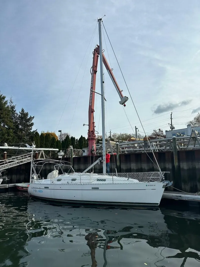 Slide: The Image of Beneteau 331 2000 - 4