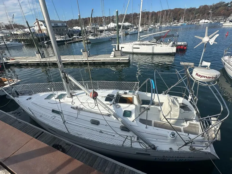 Slide: The Image of Beneteau 331 2000 - 5