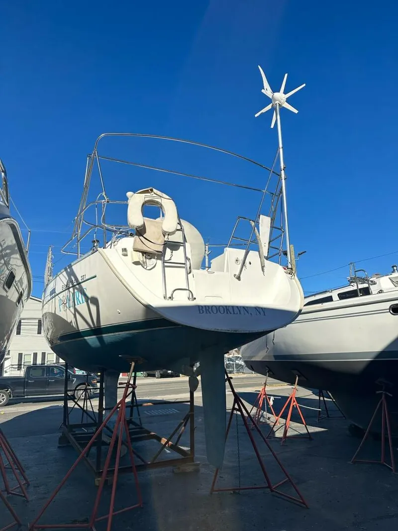 Slide: The Image of Beneteau 331 2000 - 9