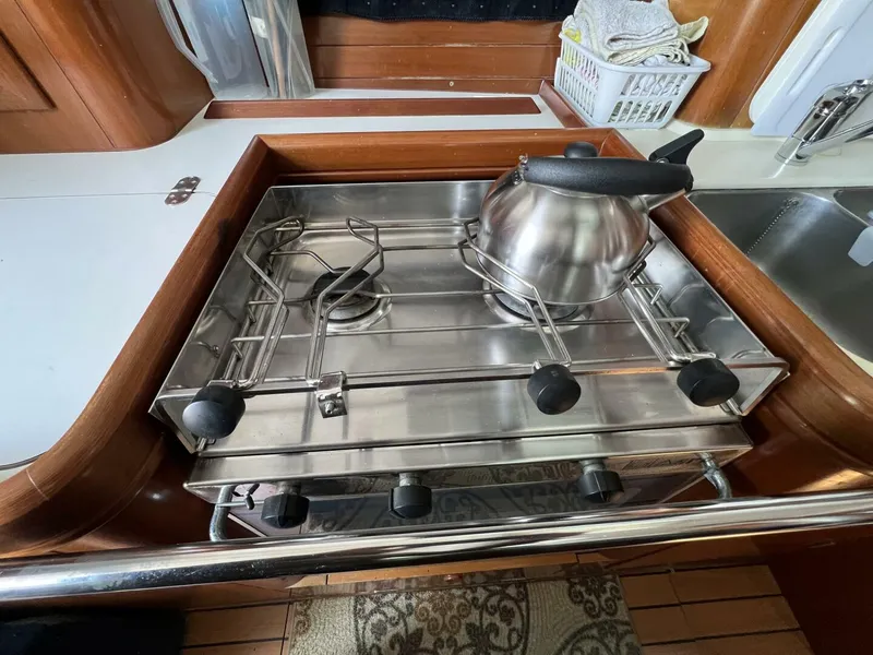 Slide: The Image of Beneteau 411 2001 - 15