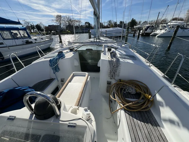 Slide: The Image of Beneteau 411 2001 - 29