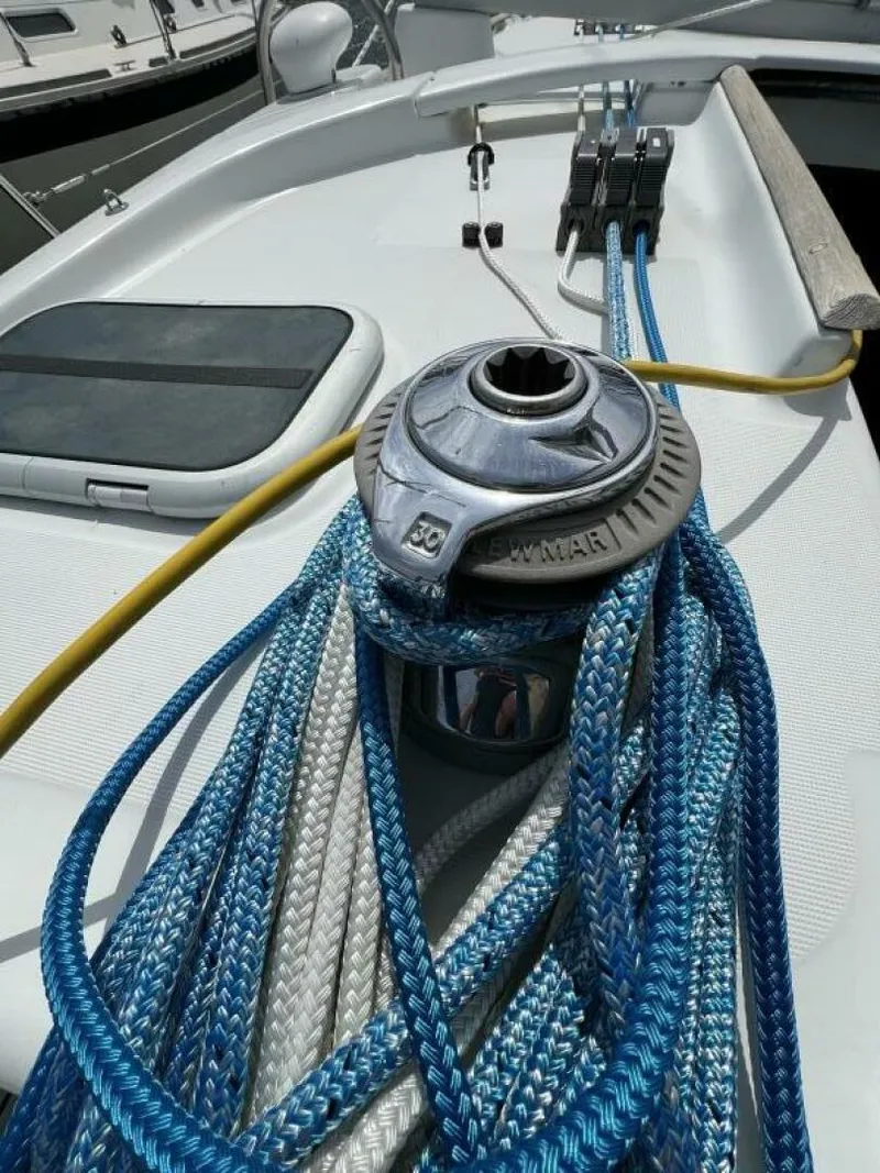 Slide: The Image of Beneteau 411 2001 - 38