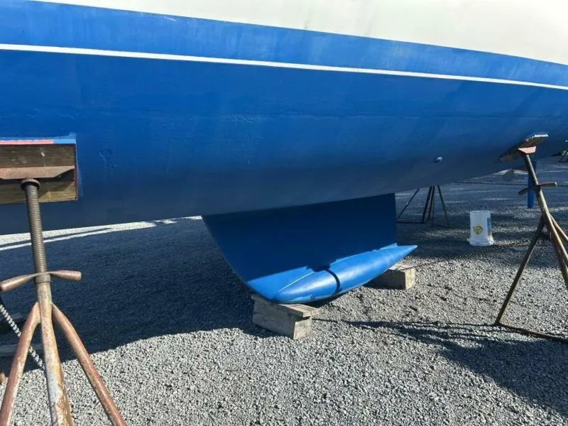 Slide: The Image of Beneteau 411 2001 - 40