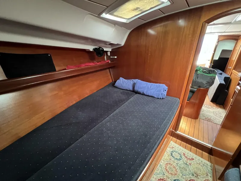 Slide: The Image of Beneteau 411 2001 - 7
