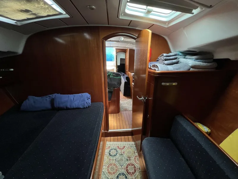Slide: The Image of Beneteau 411 2001 - 8