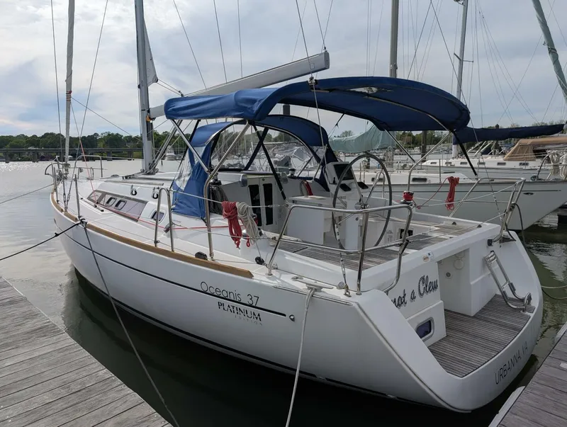 The Image of Beneteau Oceanis 37 Platinum 2015 - 0