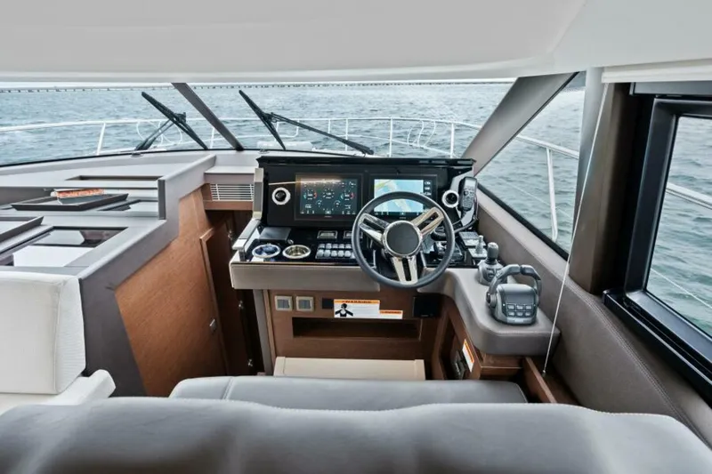 Slide: The Image of Prestige 460 Flybridge 2024 - 10