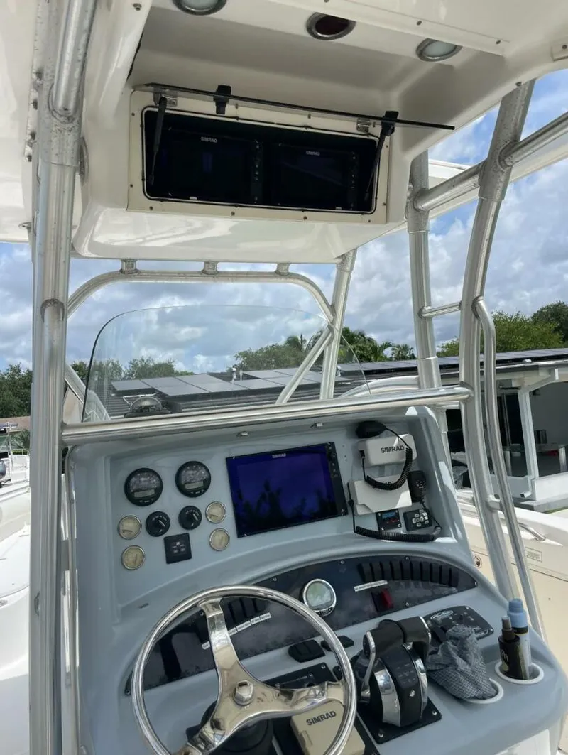 Slide: The Image of Boston Whaler 320 Outrage 2005 - 10
