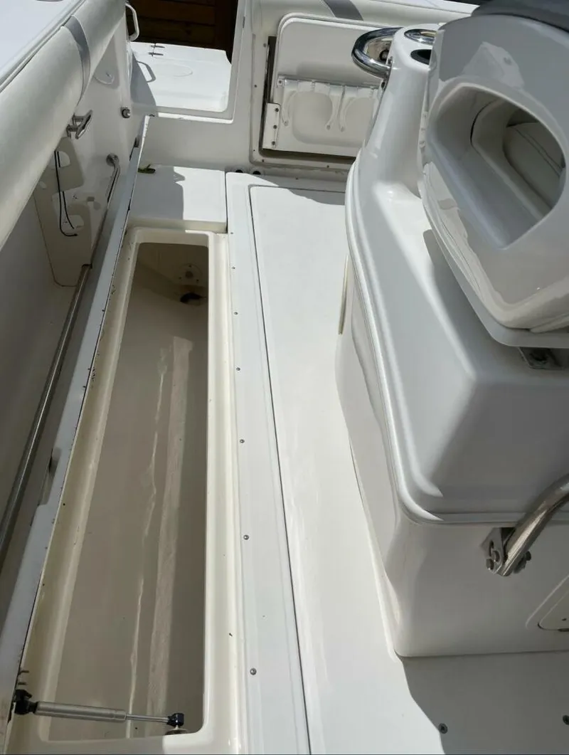 Slide: The Image of Boston Whaler 320 Outrage 2005 - 5