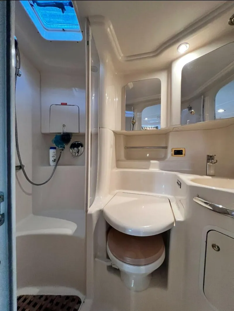 Slide: The Image of Sea Ray 380 Sundancer 2001 - 14