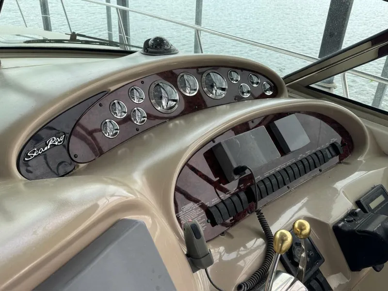 Slide: The Image of Sea Ray 380 Sundancer 2001 - 6