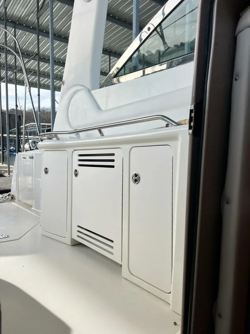 Slide: The Image of Sea Ray 380 Sundancer 2001 - 9