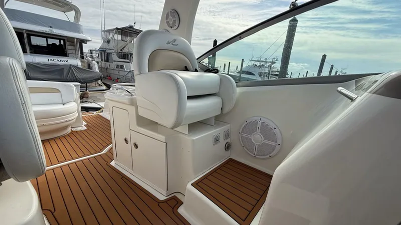 Slide: The Image of Sea Ray 340 Sundancer 2008 - 17