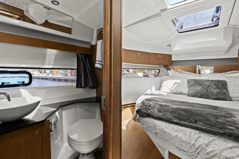 Slide: The Image of Jeanneau NC 1095 Fly 2020 - 19