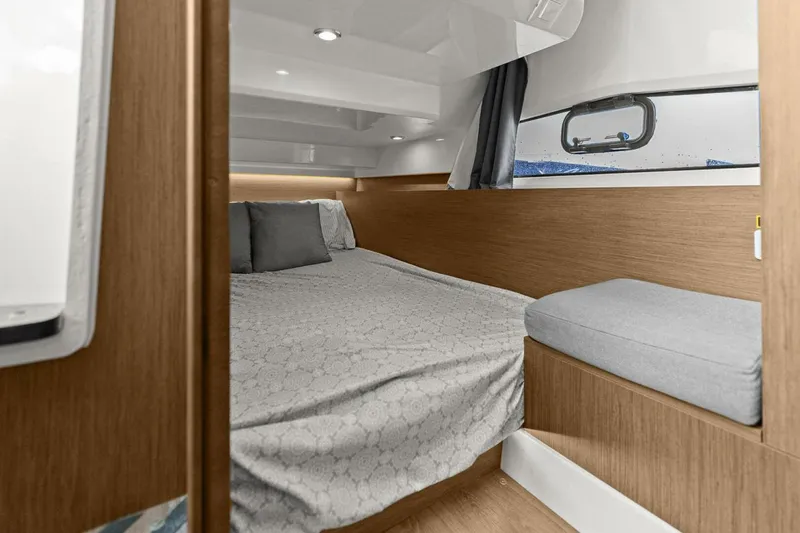 Slide: The Image of Jeanneau NC 1095 Fly 2020 - 24