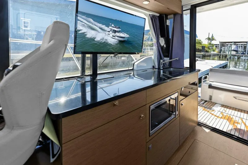Slide: The Image of Jeanneau NC 1095 Fly 2020 - 32