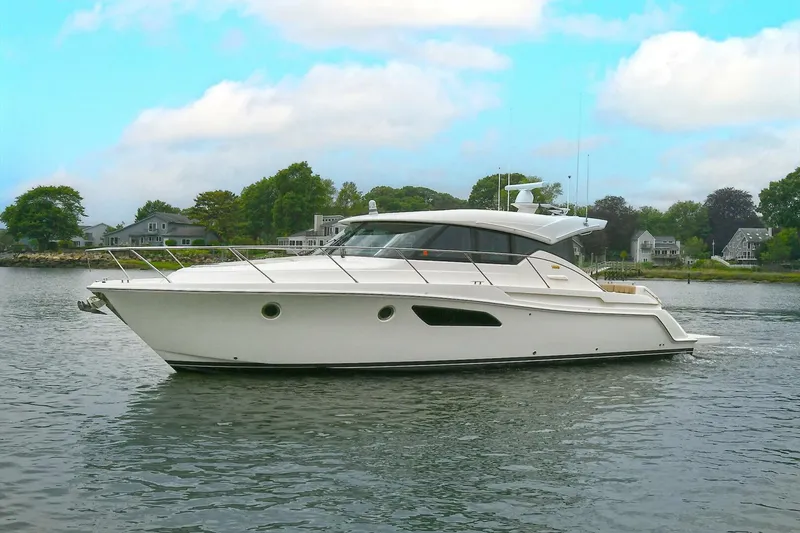 The Image of Tiara C44 Coupe 2015 - 0