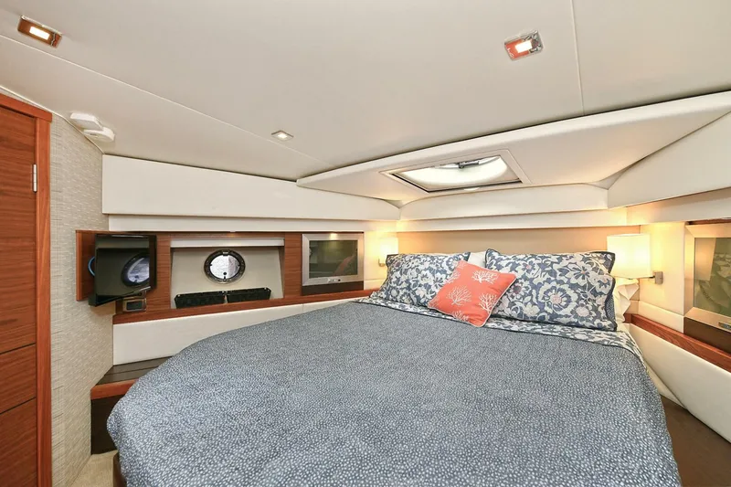 Slide: The Image of Tiara C44 Coupe 2015 - 28