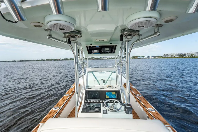 Slide: The Image of Bimini 24 Center Console 2009 - 18
