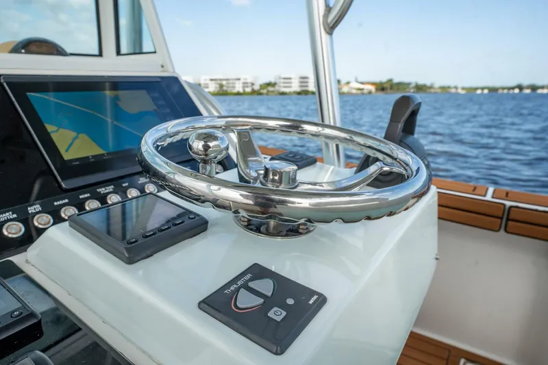Slide: The Image of Bimini 24 Center Console 2009 - 19