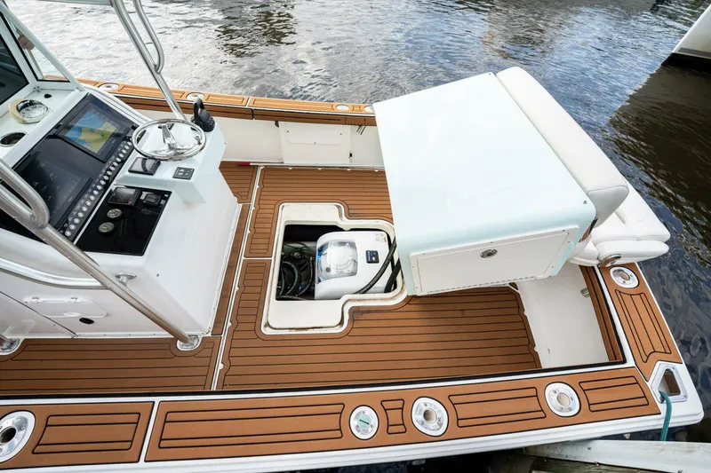 Slide: The Image of Bimini 24 Center Console 2009 - 26