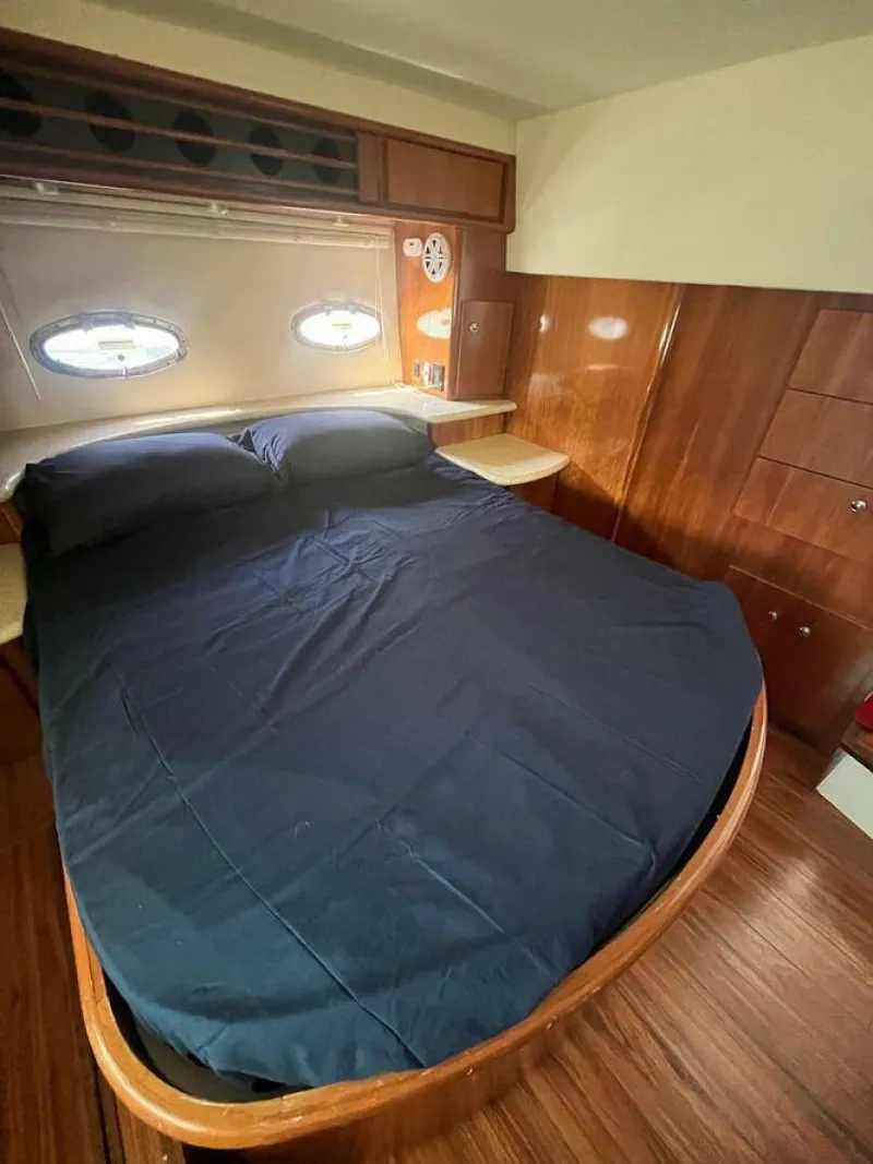 Slide: The Image of Carver Yachts 396 Motor Yacht 2000 - 24