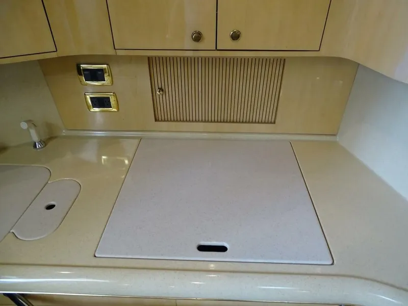 Slide: The Image of Sea Ray 410 Sundancer 2001 - 13