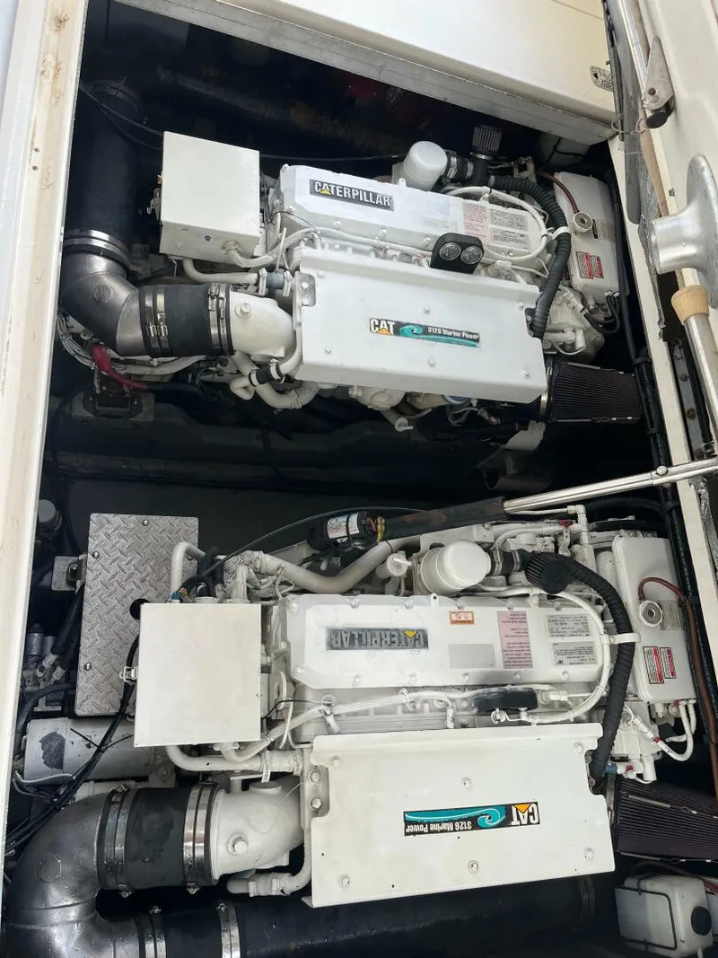 Slide: The Image of Sea Ray 410 Sundancer 2001 - 26