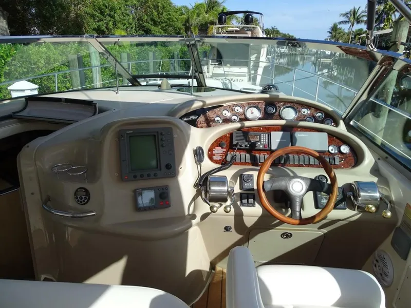 Slide: The Image of Sea Ray 410 Sundancer 2001 - 5