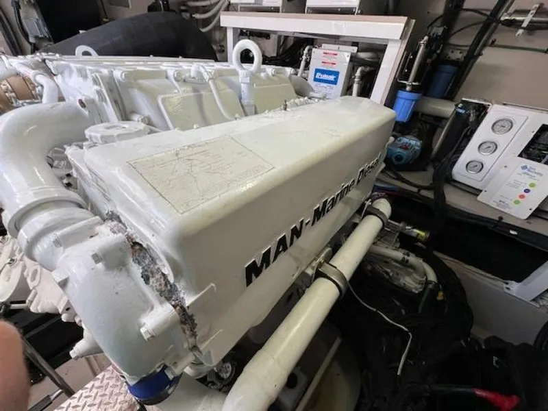 Slide: The Image of Sea Ray 55 DA 2008 - 10