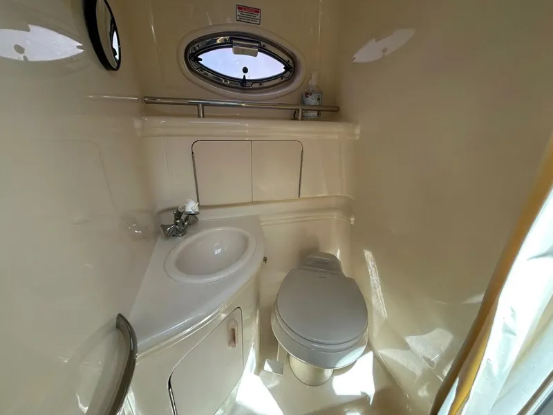 Slide: The Image of Sea Ray 280 Sundancer 2004 - 23