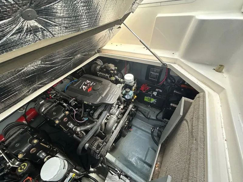 Slide: The Image of Sea Ray 280 Sundancer 2004 - 26