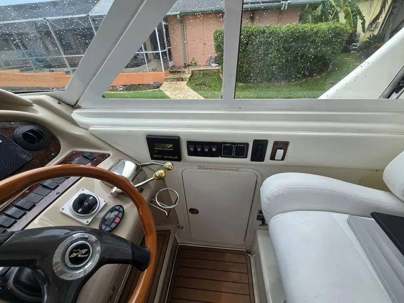 Slide: The Image of Sea Ray 480 2004 - 7